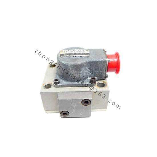 MOOG D136-002-005 SERVO VALVE